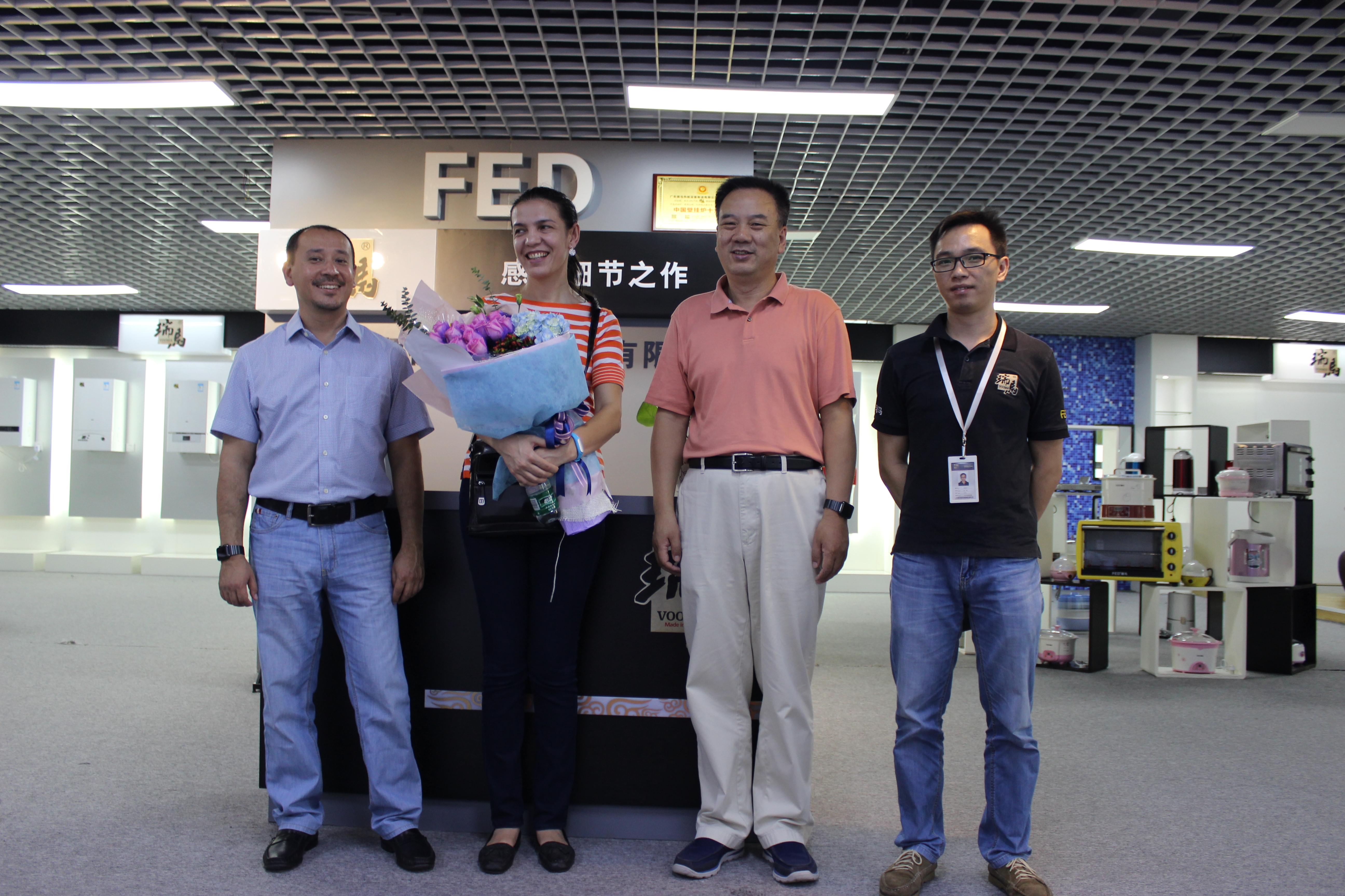 熱烈歡迎烏茲別克斯坦客戶來(lái)訪瑞馬壁掛爐33