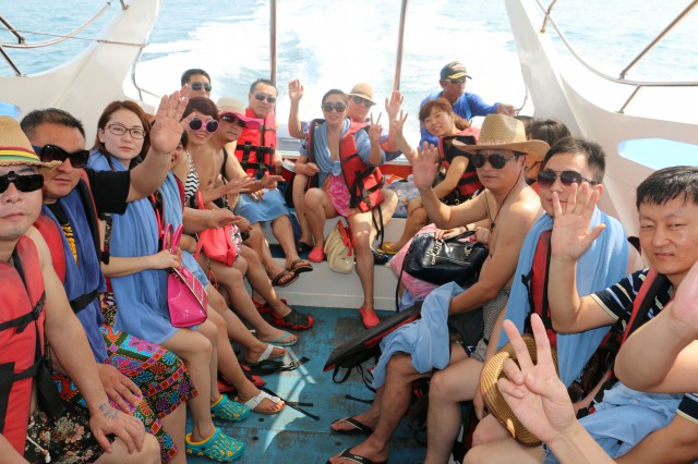 瑞馬壁掛爐加盟商泰國(guó)海艇暢聊 瑞馬壁掛爐加盟商泰國(guó)海艇暢聊